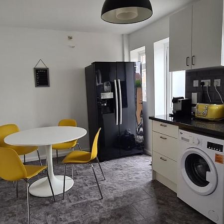 Cosy 3-Bedroom House In Aspley Нотингам Екстериор снимка